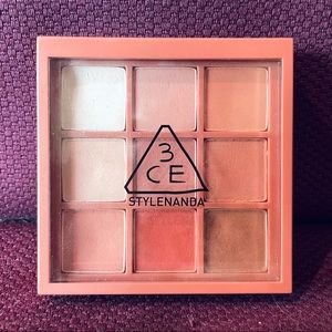 3CE eyeshadow palette in dry bouquet